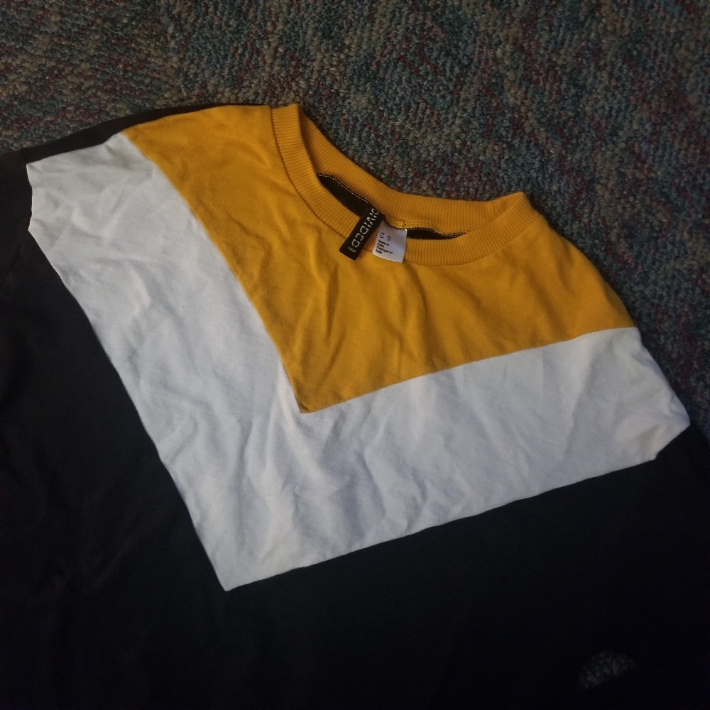 H&M Divided Top - Picture 2 of 3